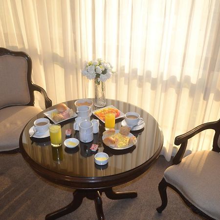 Suites Plaza Las Flores Lima Bagian luar foto
