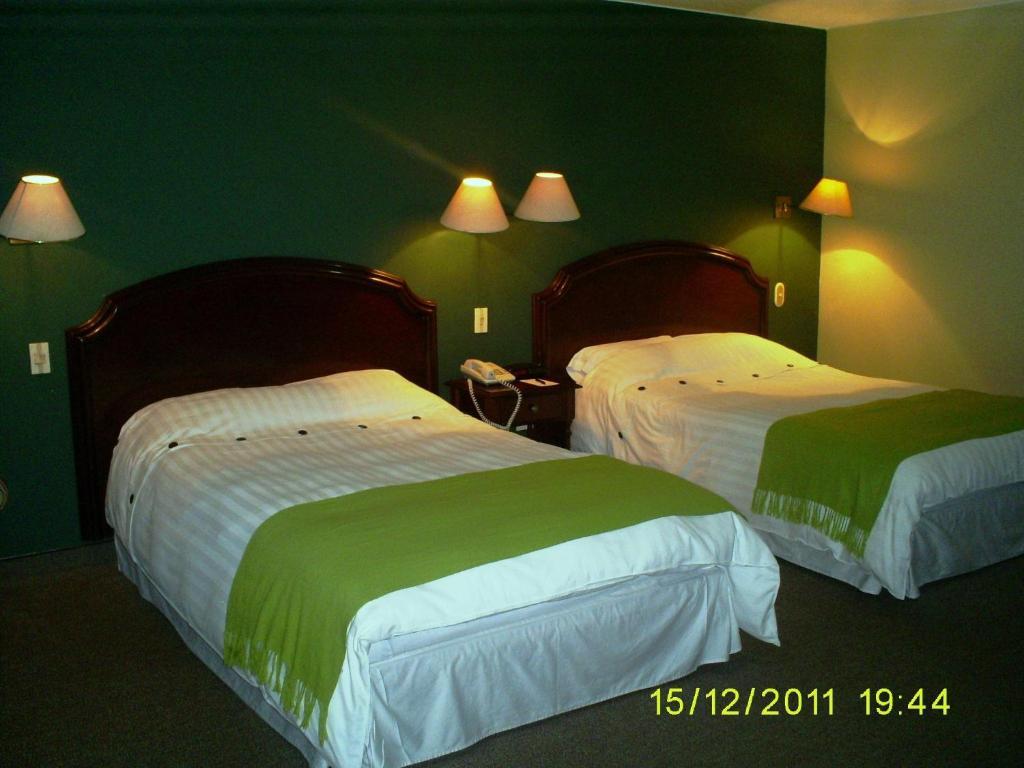 Suites Plaza Las Flores Lima Bagian luar foto