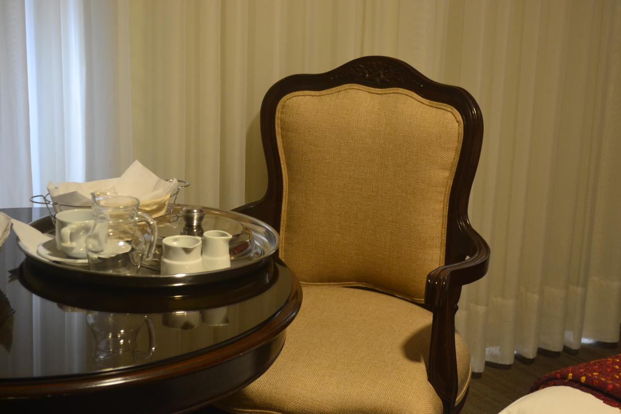 Suites Plaza Las Flores Lima Bagian luar foto