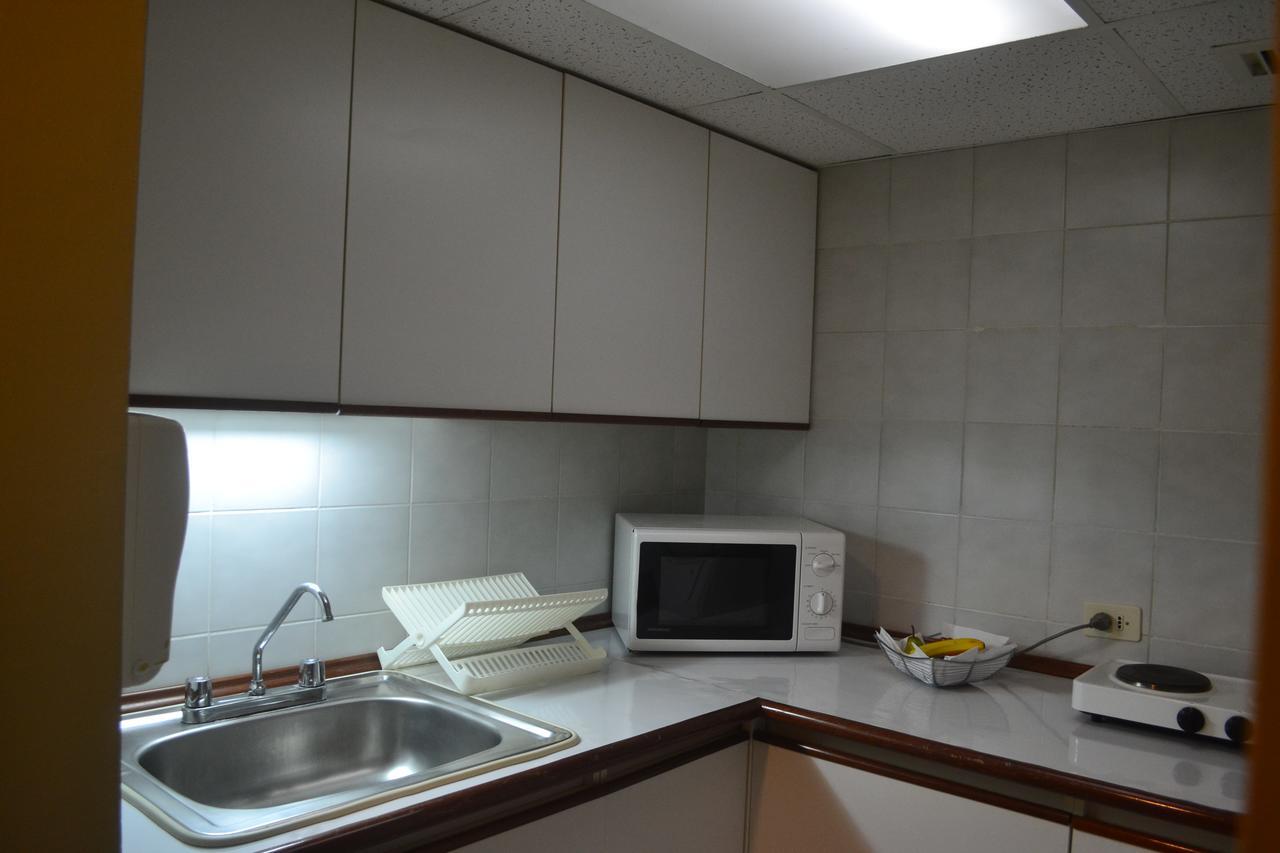Suites Plaza Las Flores Lima Bagian luar foto