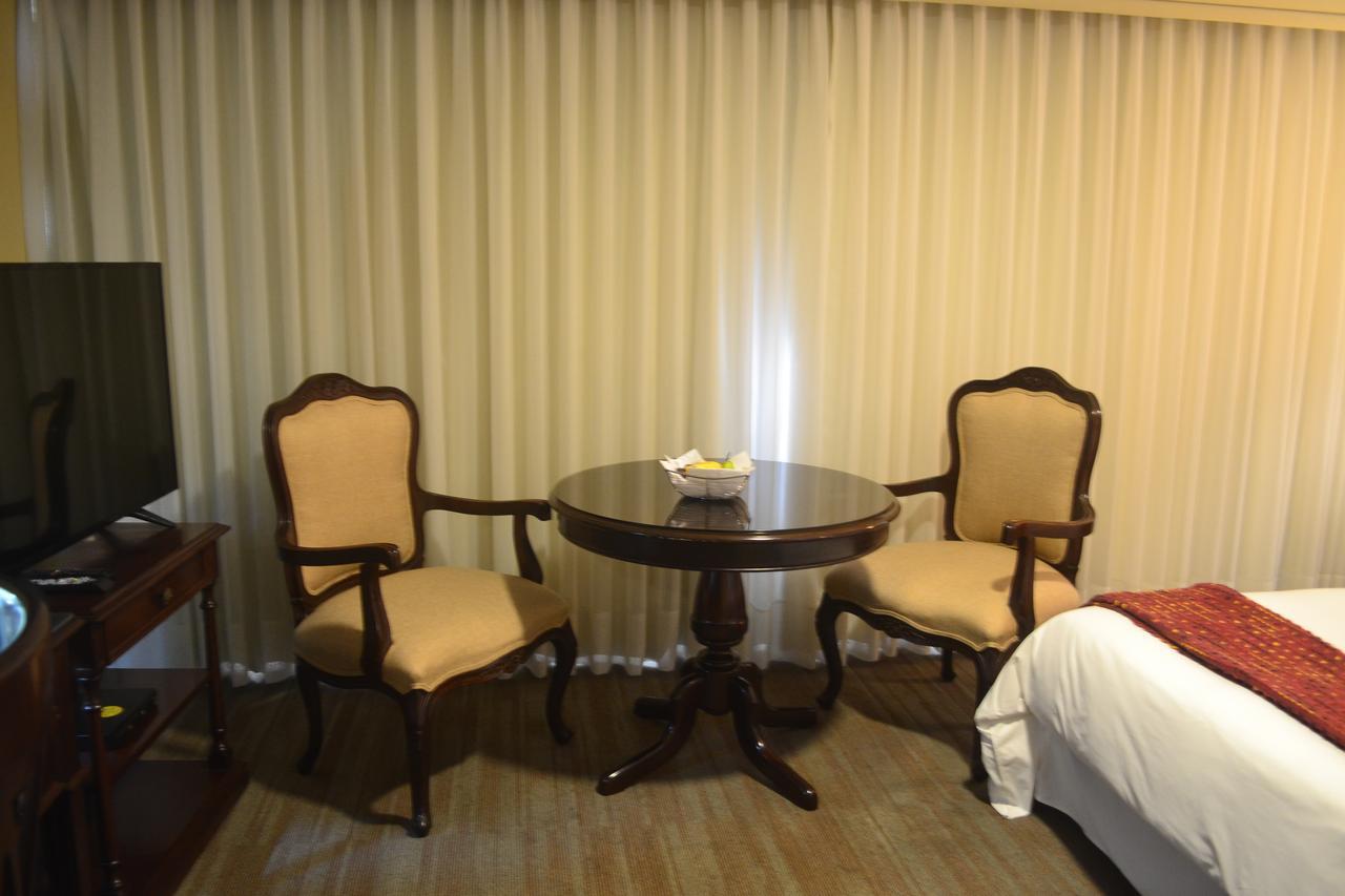 Suites Plaza Las Flores Lima Bagian luar foto