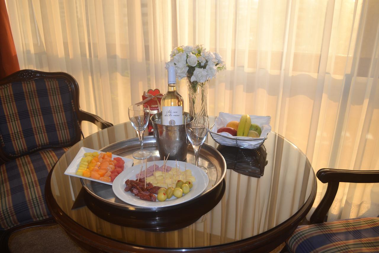 Suites Plaza Las Flores Lima Bagian luar foto