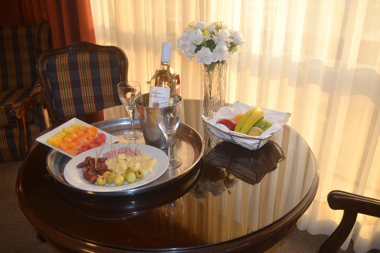 Suites Plaza Las Flores Lima Bagian luar foto