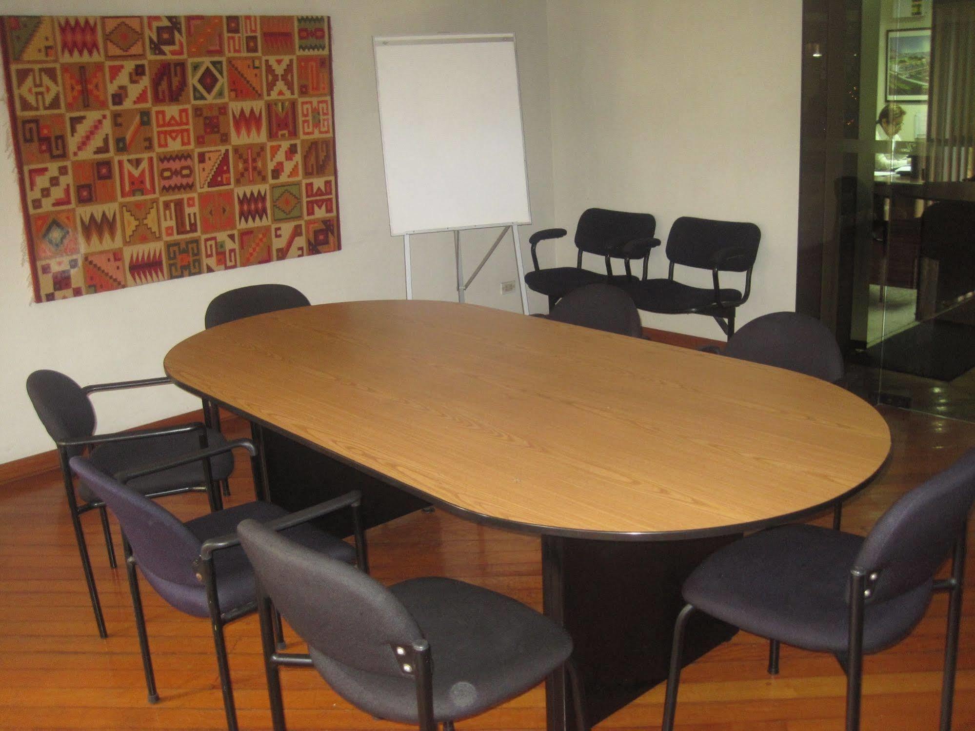 Suites Plaza Las Flores Lima Bagian luar foto