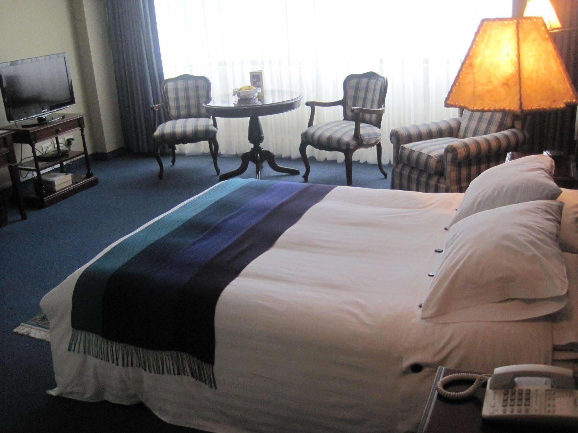 Suites Plaza Las Flores Lima Bagian luar foto